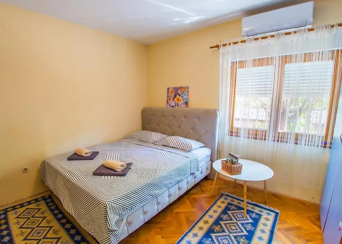 La Vie * Μόσταρ